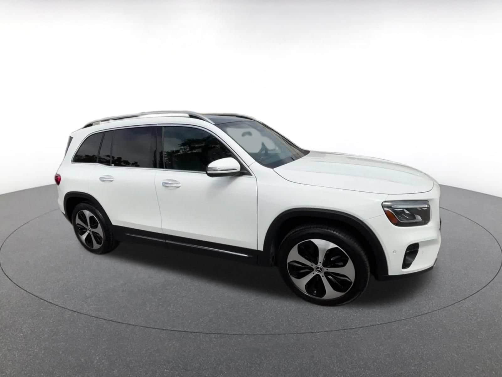 Thumbnail: 2025 Mercedes-Benz GLB - 2