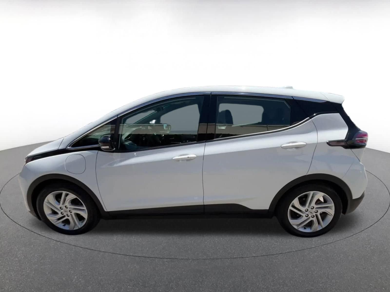 Thumbnail: 2023 Chevrolet Bolt EV - 9