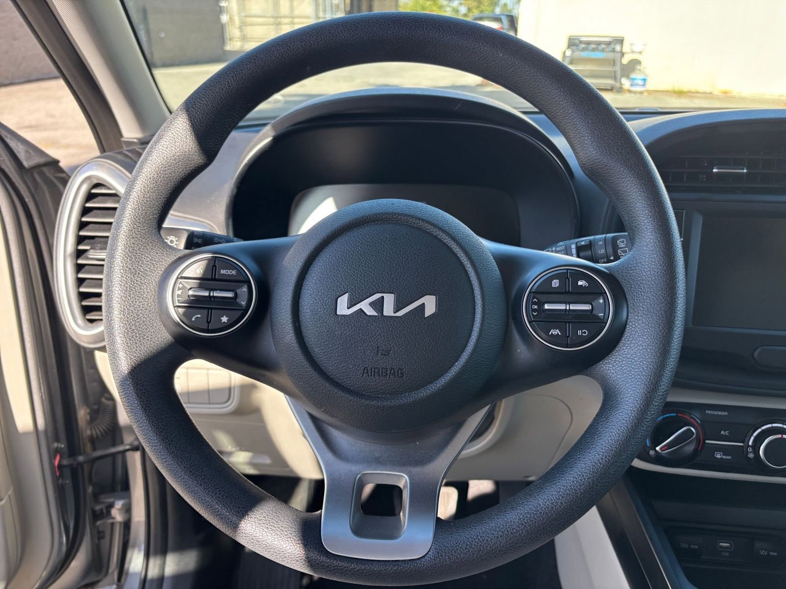 Thumbnail: 2025 Kia Soul - 29