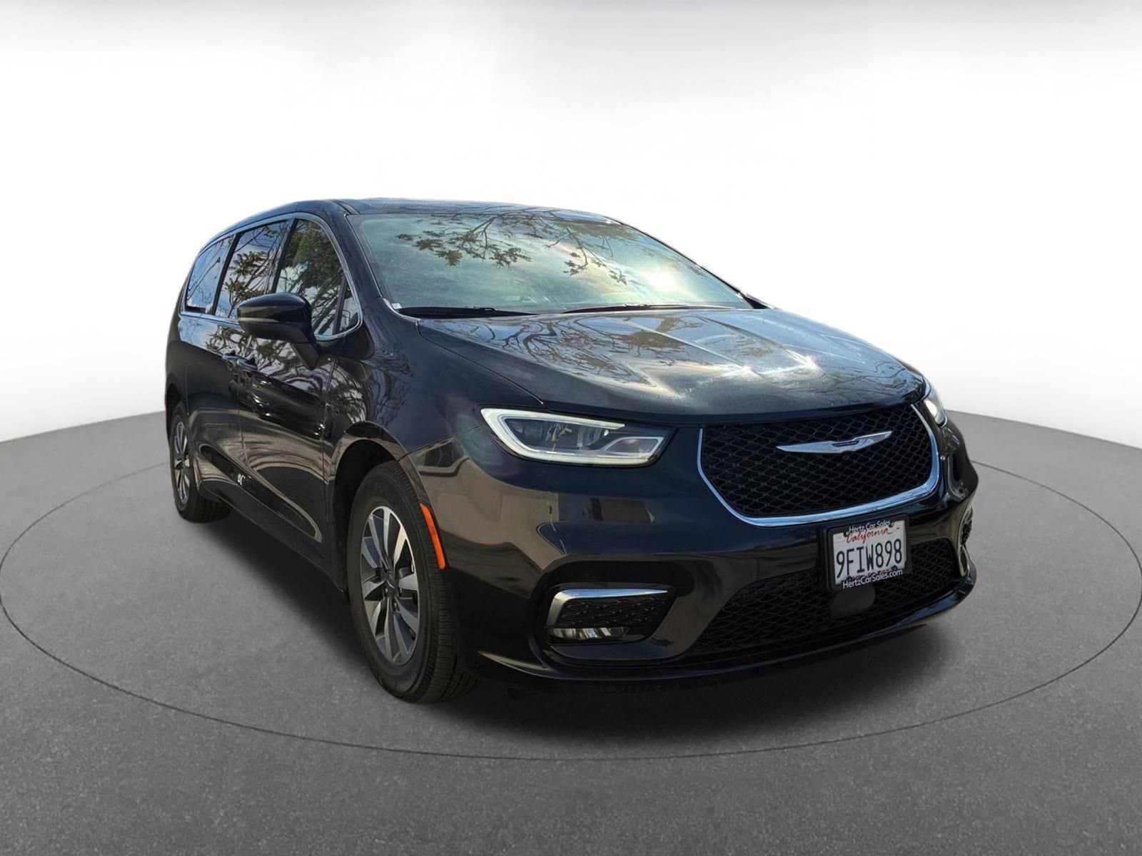 Thumbnail: 2023 Chrysler Pacifica - 1