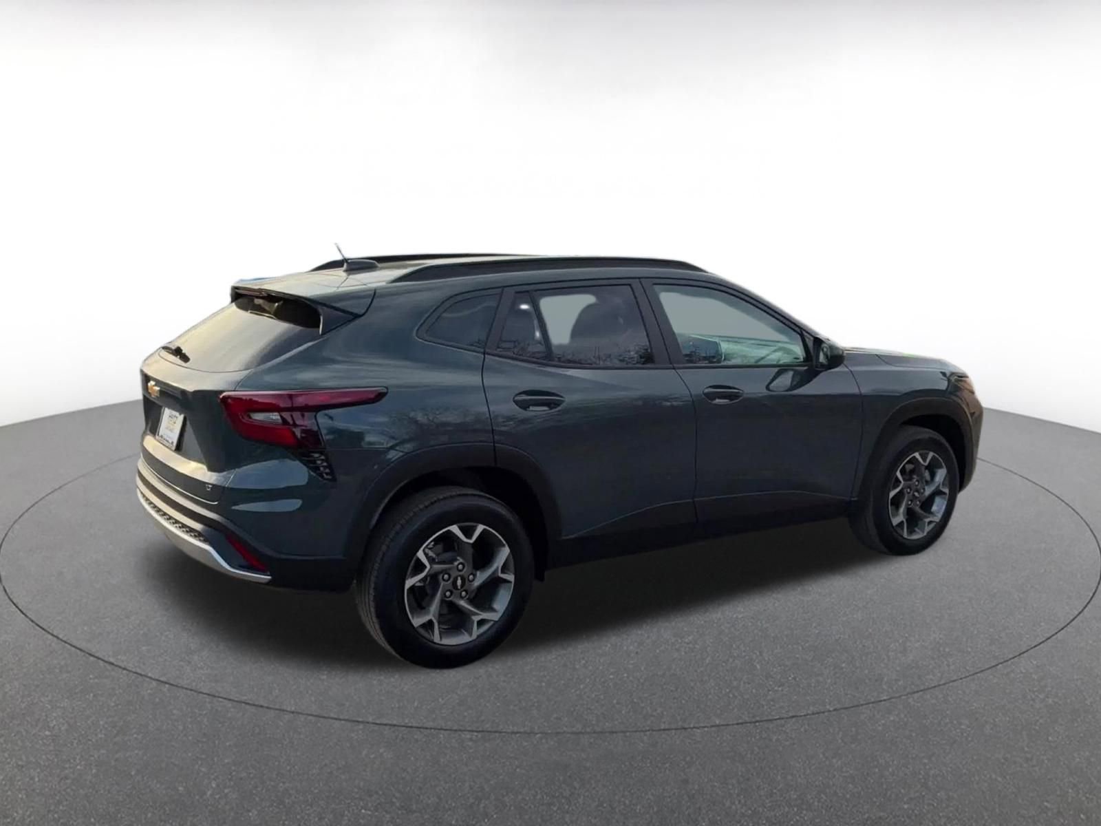 Thumbnail: 2025 Chevrolet Trax - 14