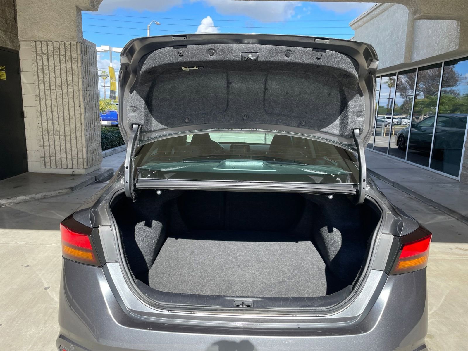 Thumbnail: 2025 Nissan Altima - 31