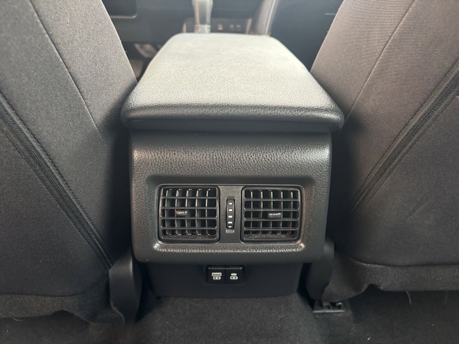 Thumbnail: 2025 Toyota Camry - 24