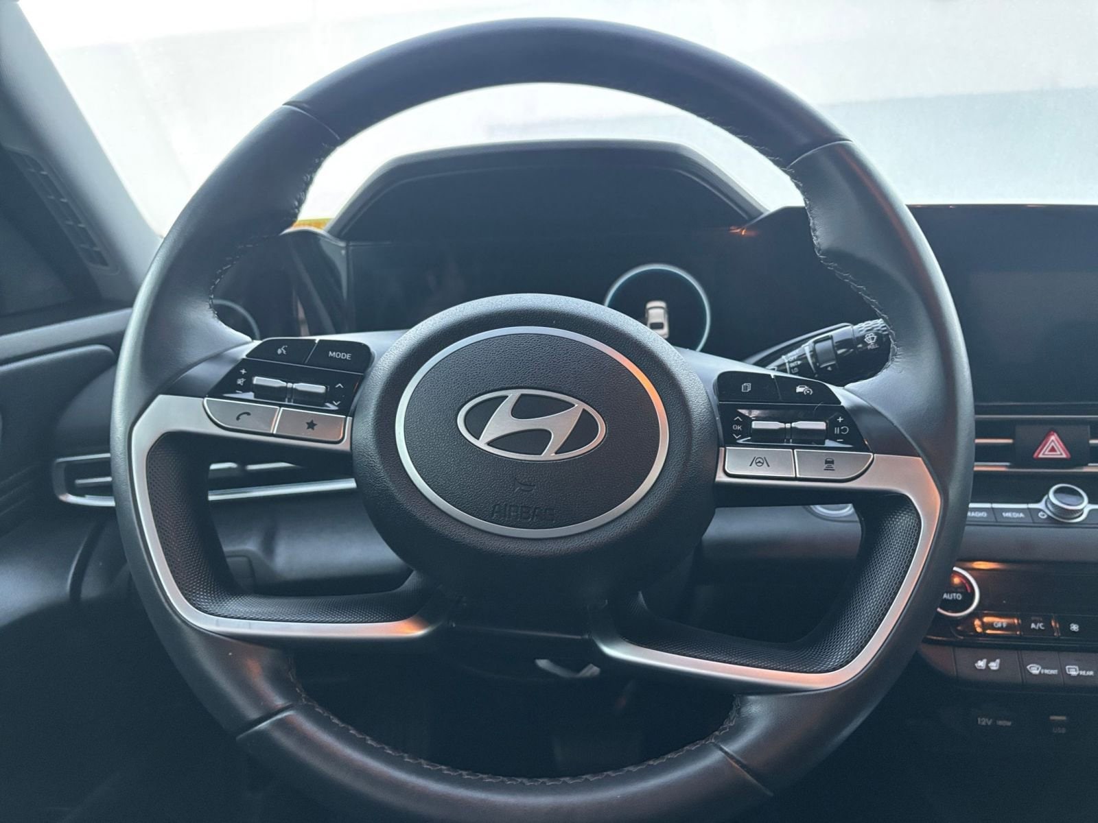 Thumbnail: 2025 Hyundai Elantra - 28