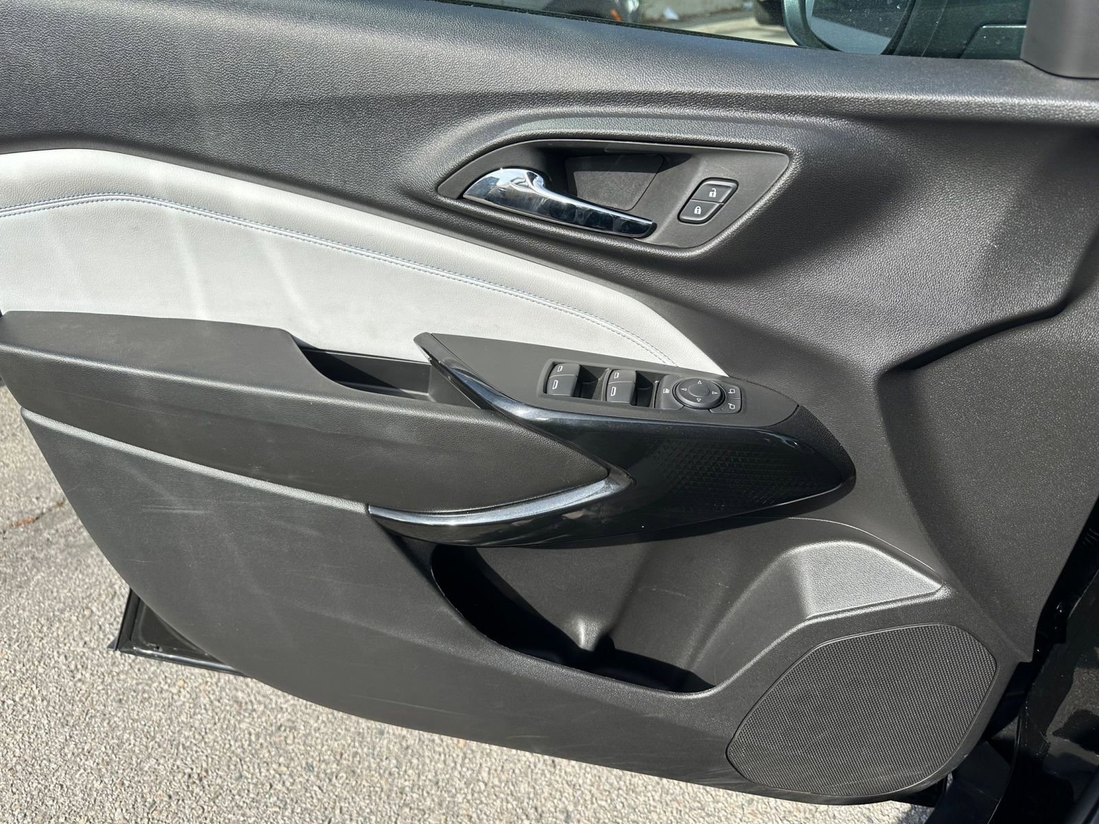 Thumbnail: 2025 Chevrolet Trax - 18