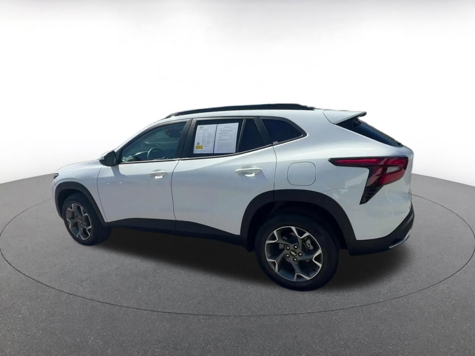 Thumbnail: 2025 Chevrolet Trax - 10