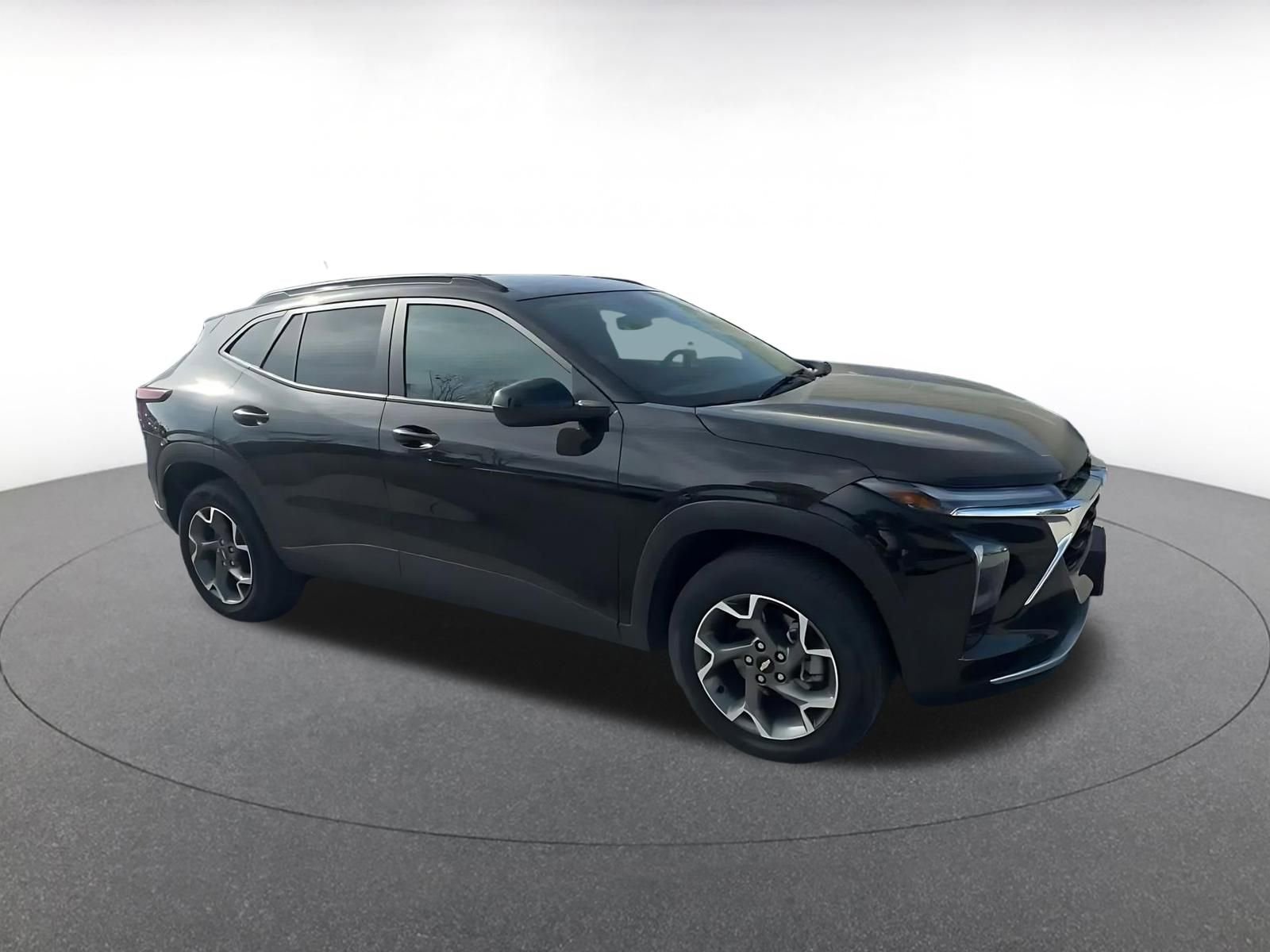 Thumbnail: 2025 Chevrolet Trax - 2