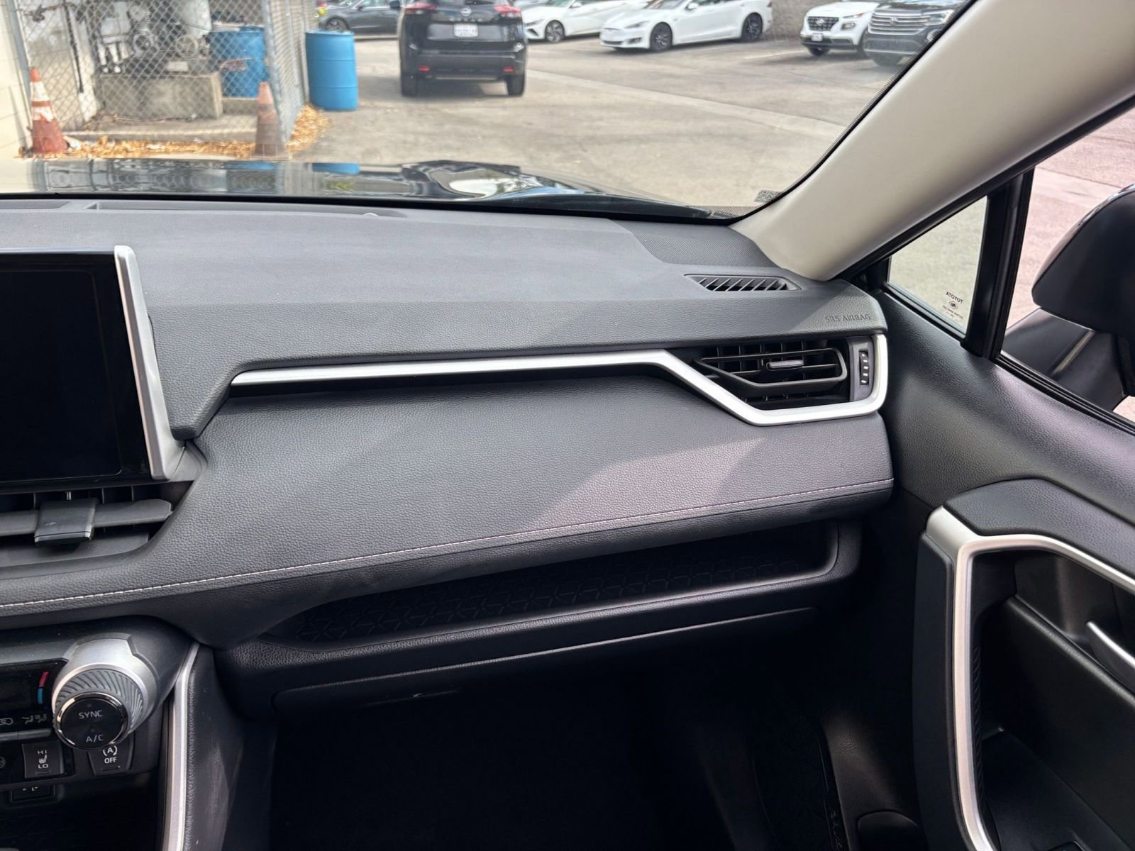 Thumbnail: 2025 Toyota RAV4 - 35