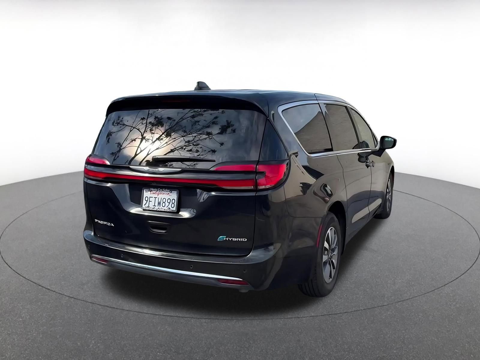 Thumbnail: 2023 Chrysler Pacifica - 14