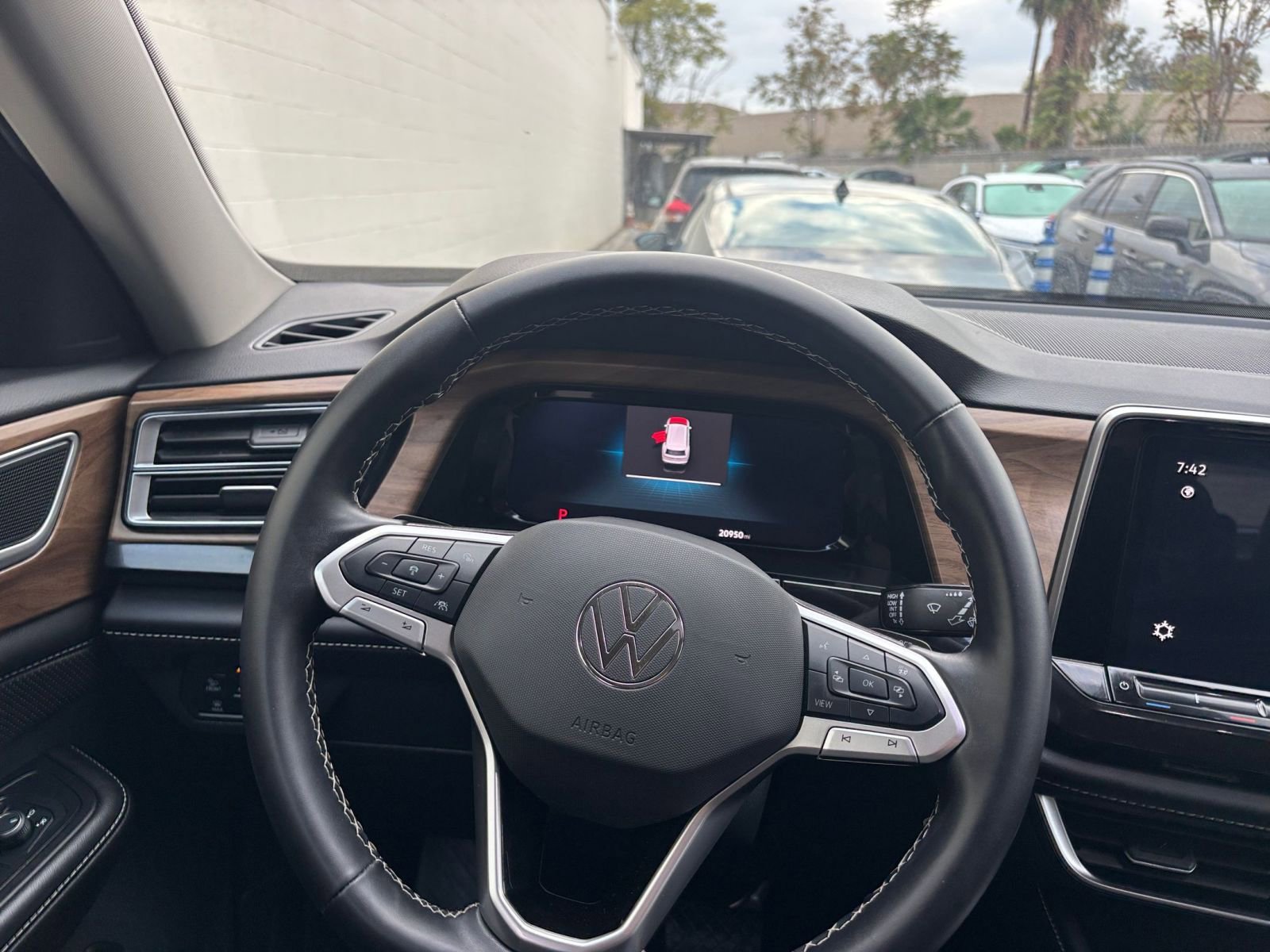 Thumbnail: 2025 Volkswagen Atlas - 35