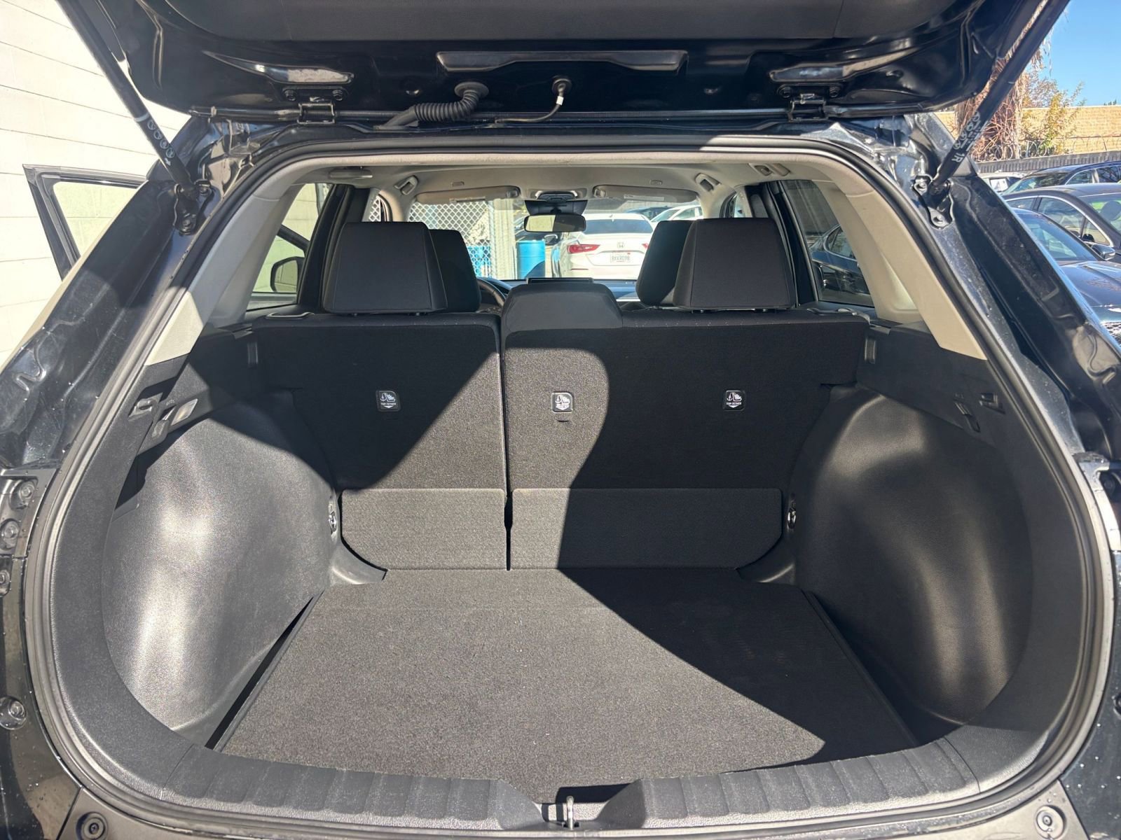 Thumbnail: 2025 Toyota Corolla Cross - 31