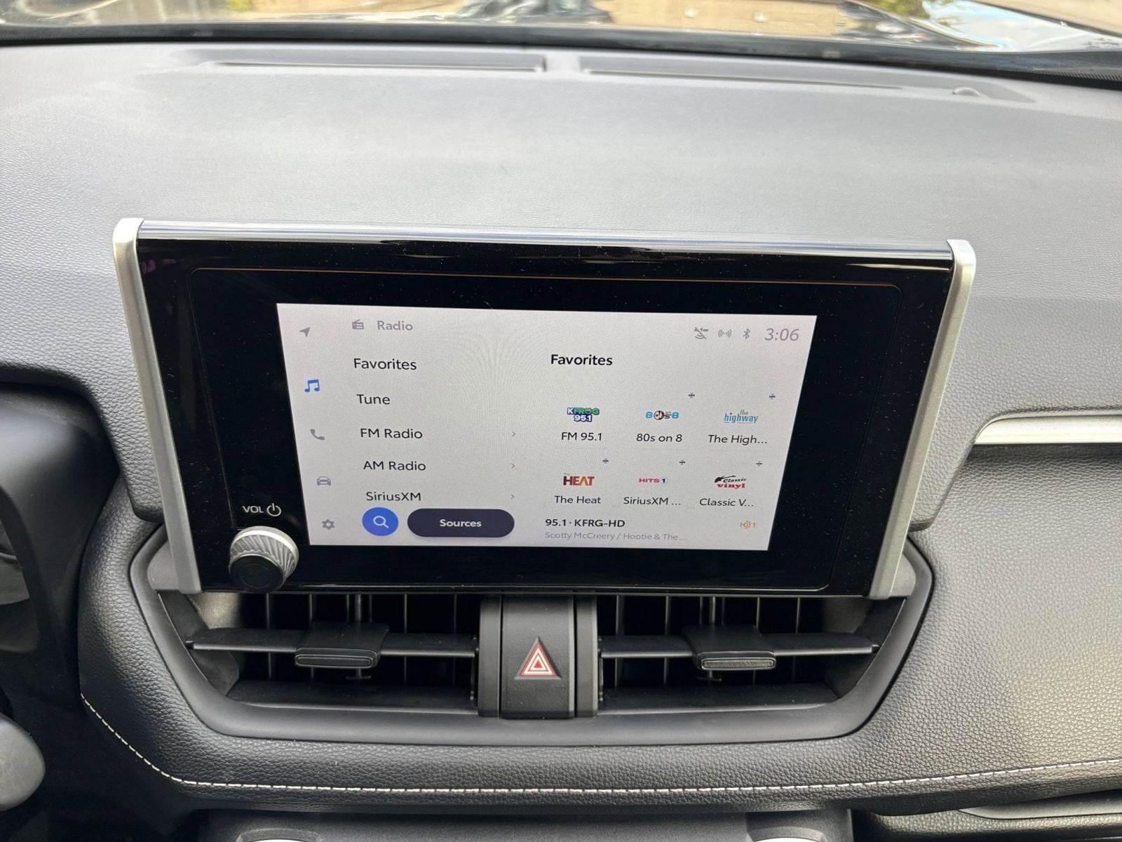 Thumbnail: 2025 Toyota RAV4 - 21