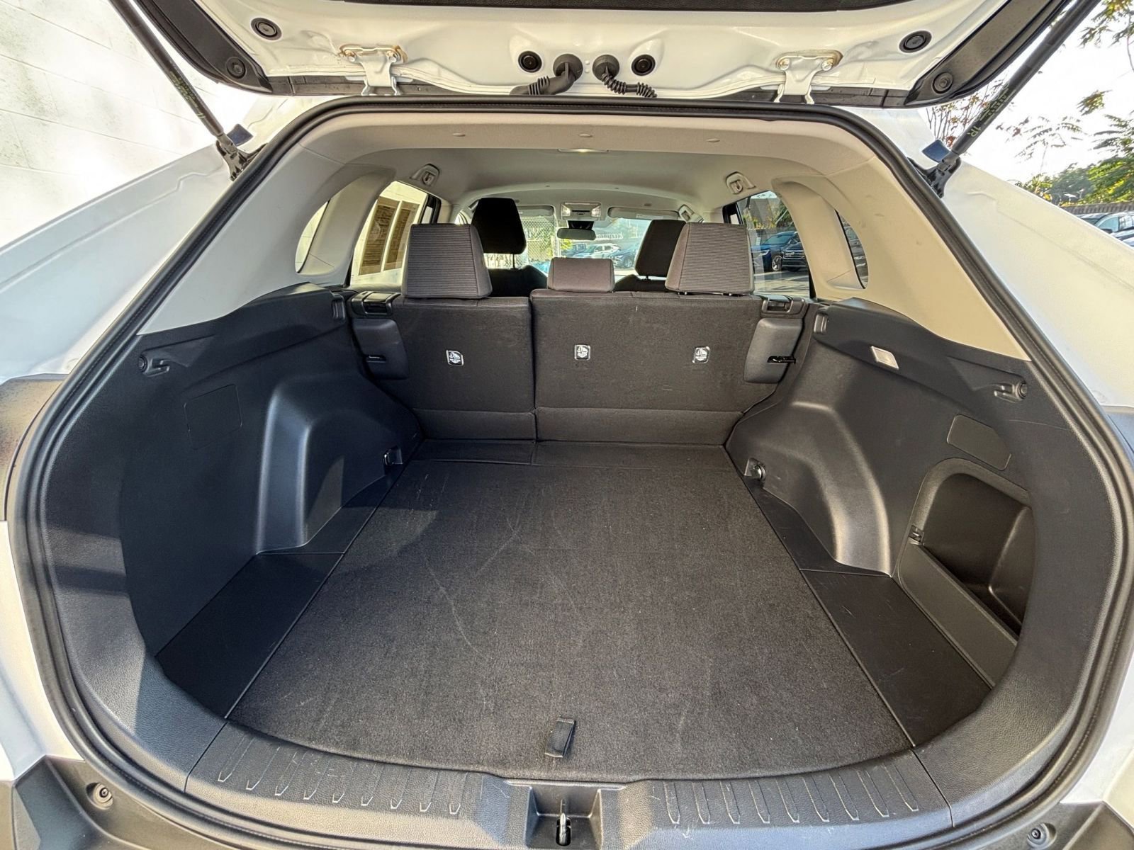 Thumbnail: 2025 Toyota RAV4 - 31