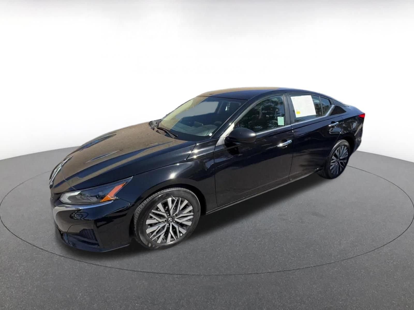 Thumbnail: 2025 Nissan Altima - 8