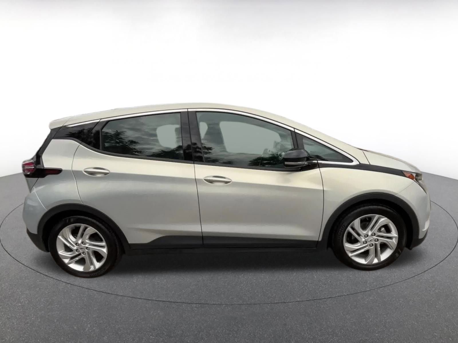 Thumbnail: 2023 Chevrolet Bolt EV - 16