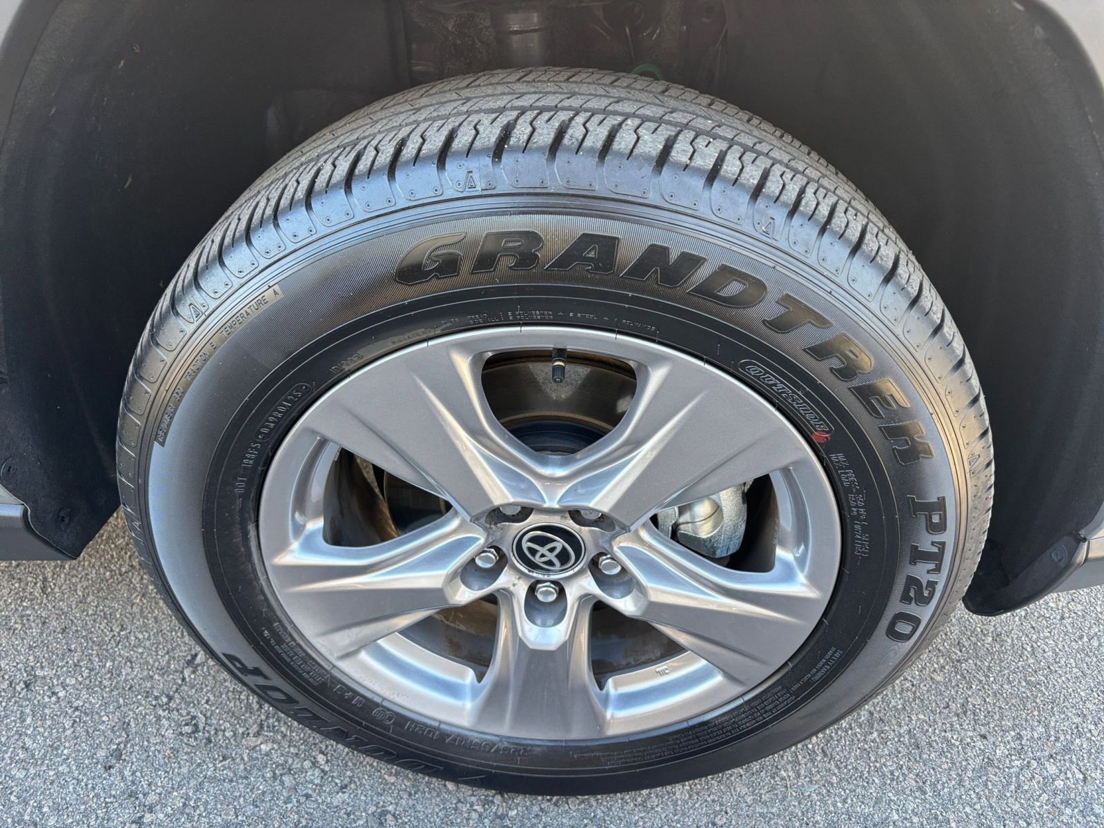 Thumbnail: 2025 Toyota RAV4 - 30