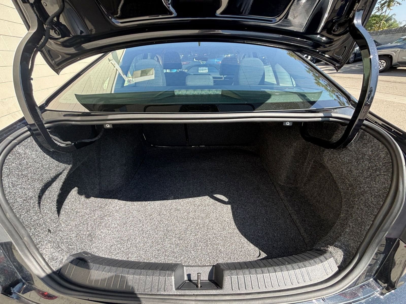 Thumbnail: 2025 Volkswagen Jetta - 31