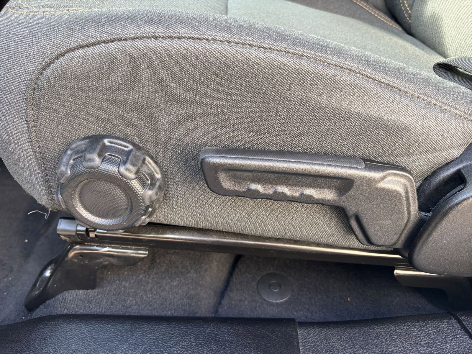 Thumbnail: 2025 Jeep Wrangler - 23