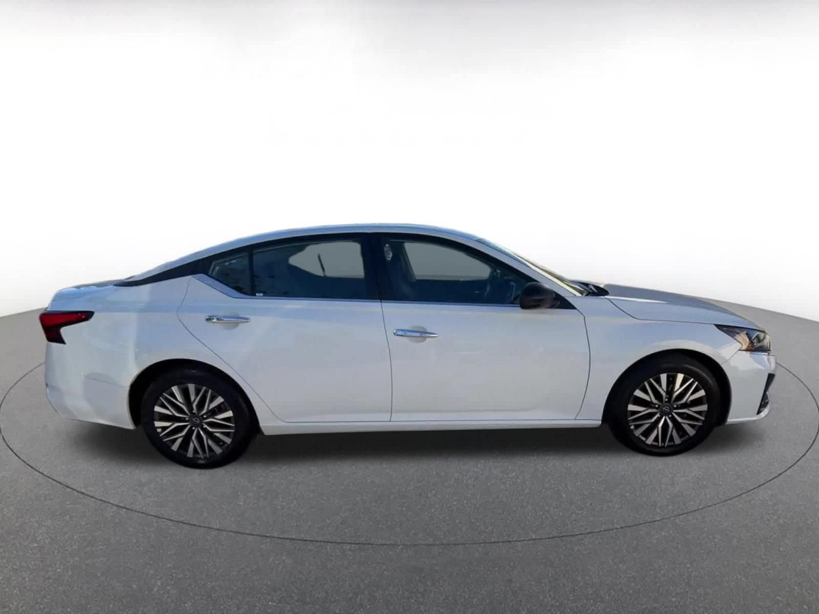 Thumbnail: 2025 Nissan Altima - 16