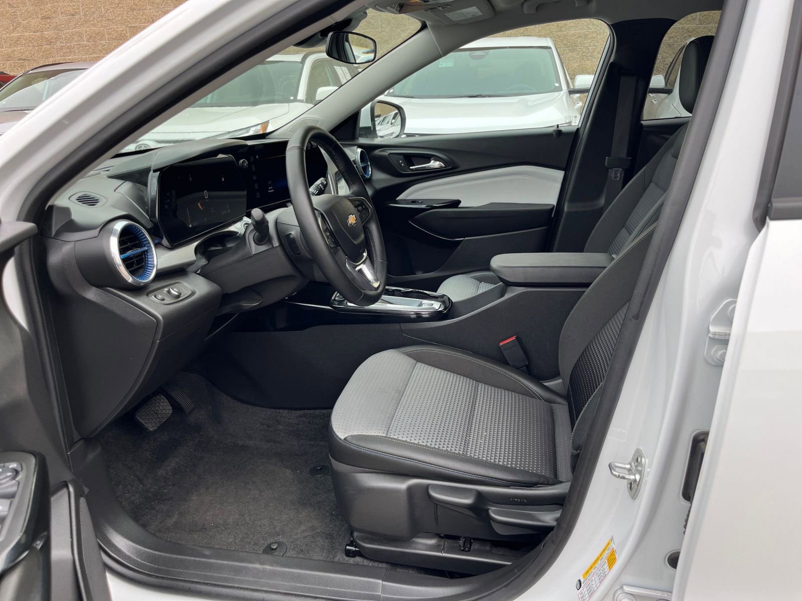 Thumbnail: 2025 Chevrolet Trax - 30