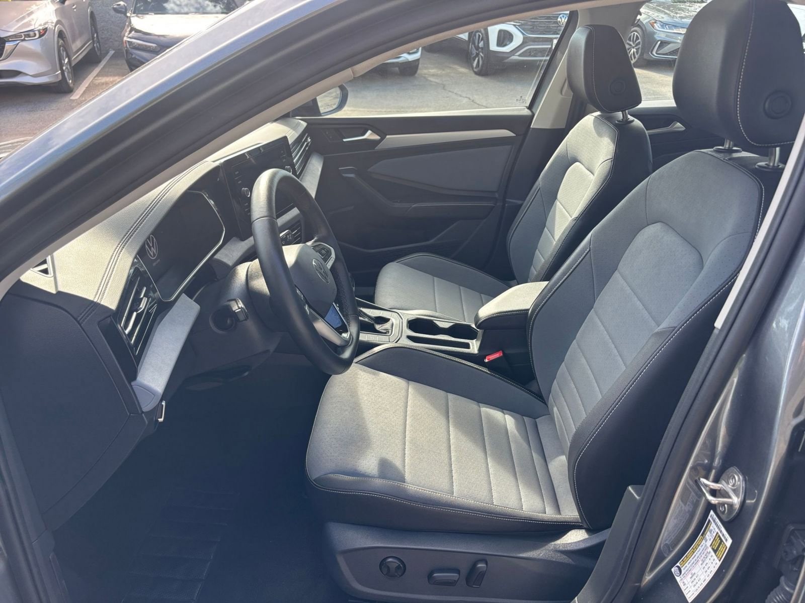 Thumbnail: 2025 Volkswagen Jetta - 27