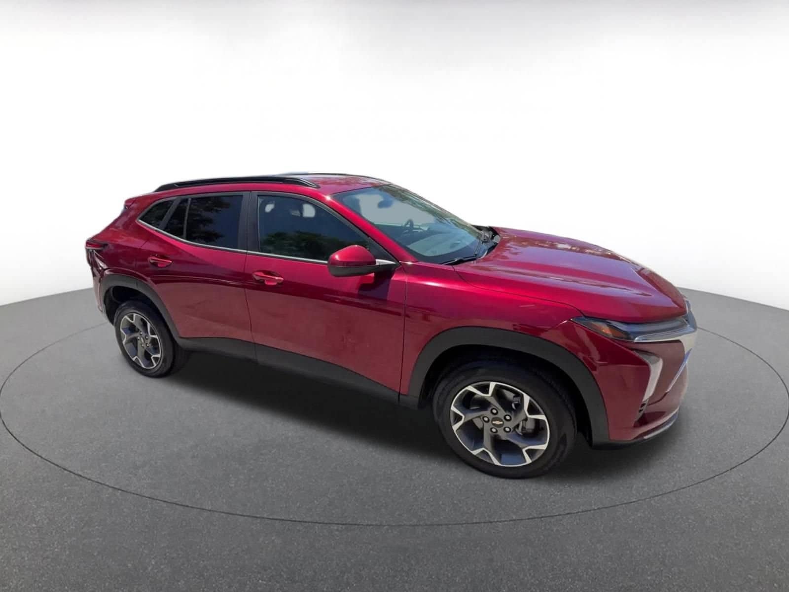 Thumbnail: 2025 Chevrolet Trax - 2