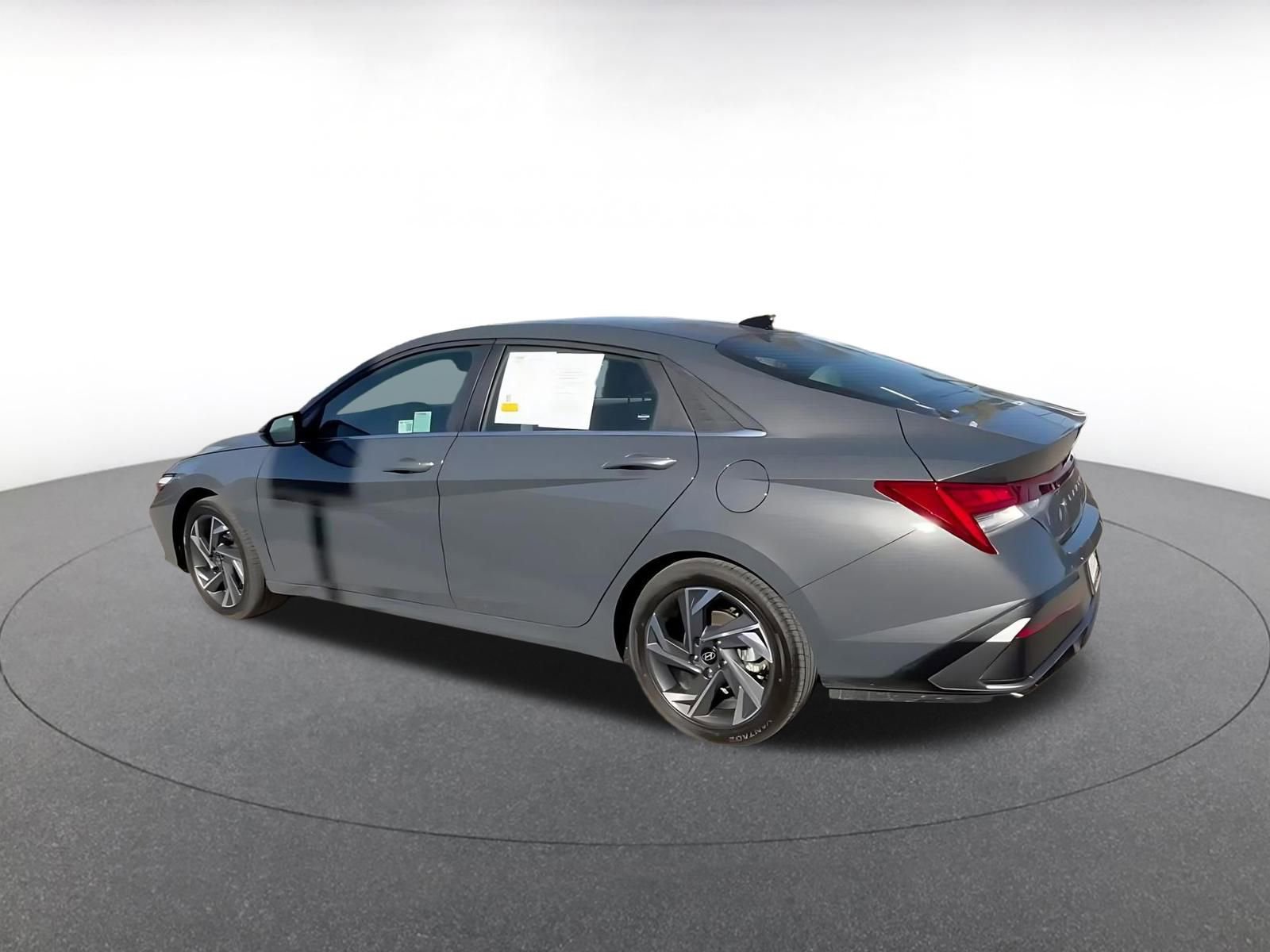 Thumbnail: 2025 Hyundai Elantra - 10