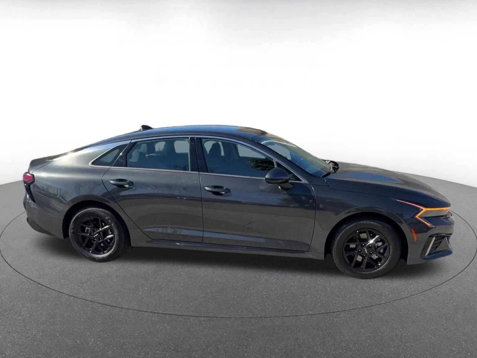 Thumbnail: 2025 Kia K5 - 16