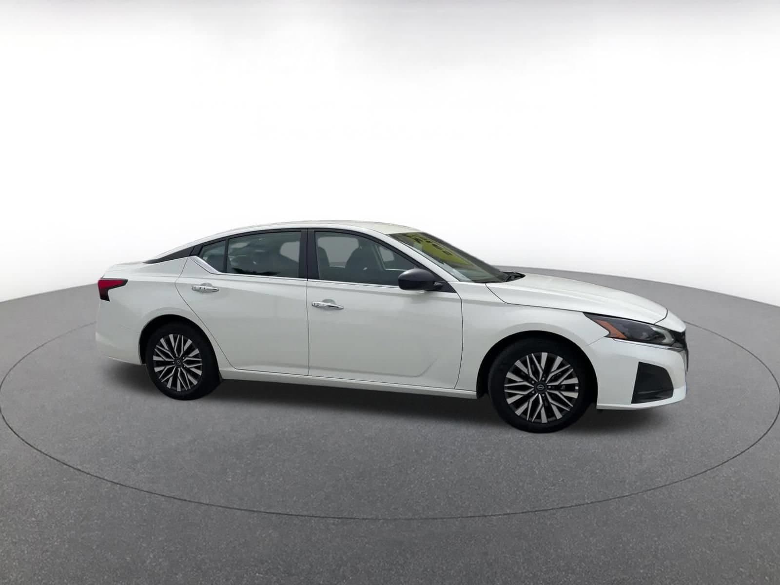 Thumbnail: 2025 Nissan Altima - 2