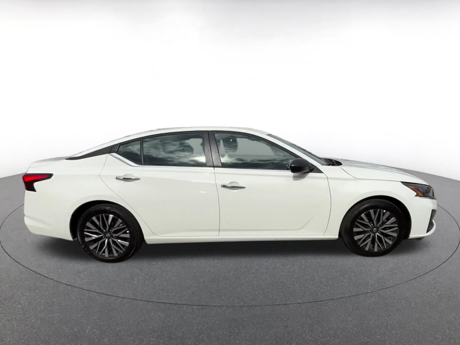 Thumbnail: 2025 Nissan Altima - 16