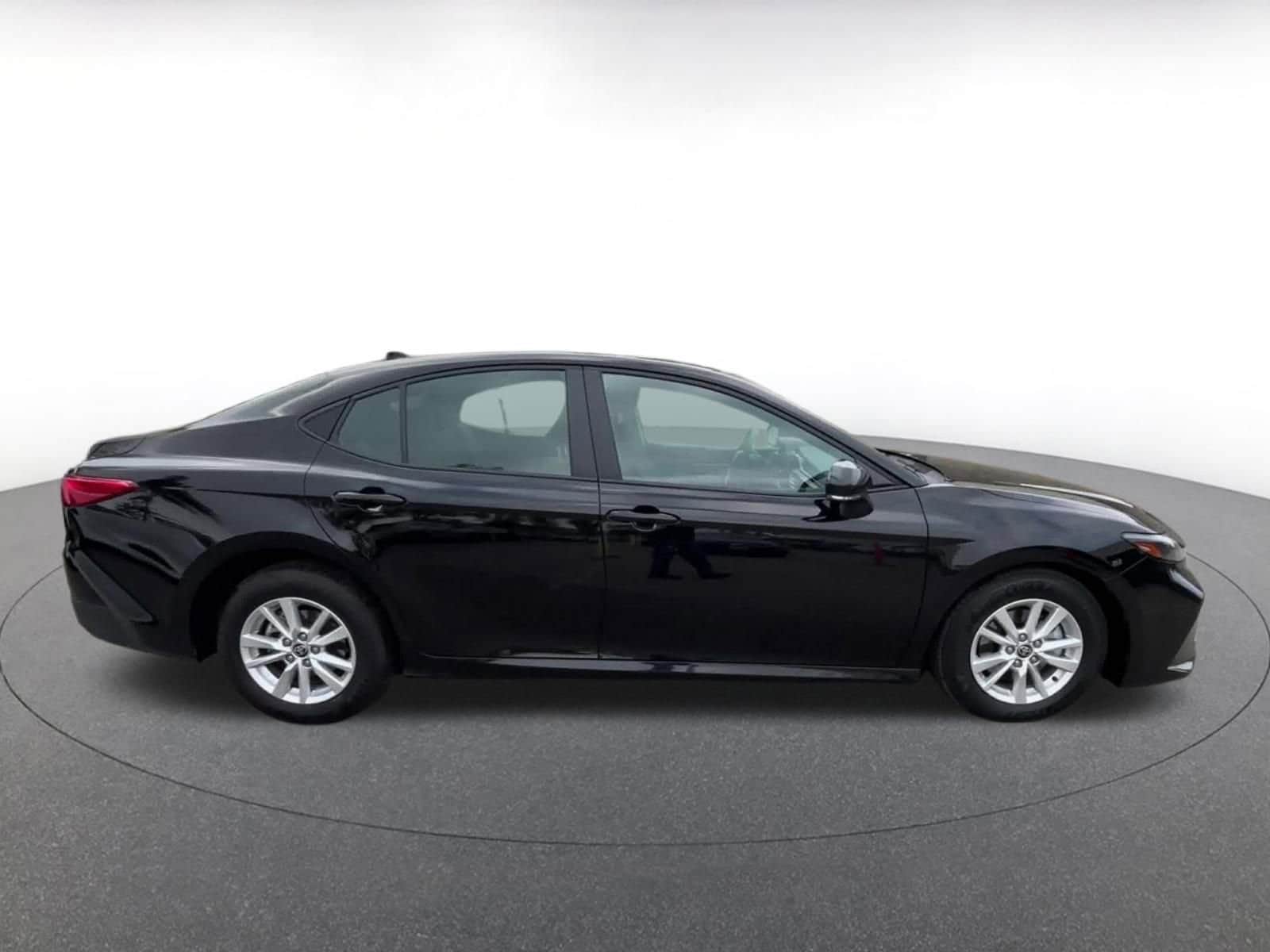 Thumbnail: 2025 Toyota Camry - 16