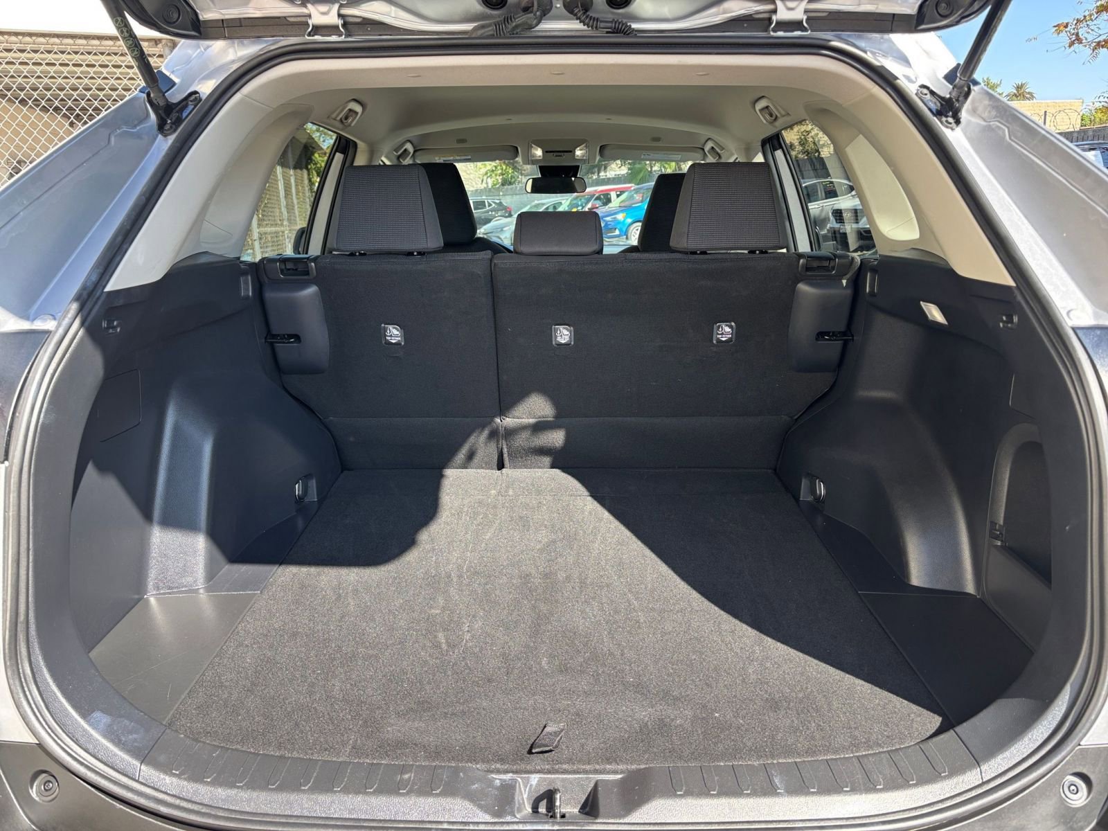 Thumbnail: 2025 Toyota RAV4 - 31