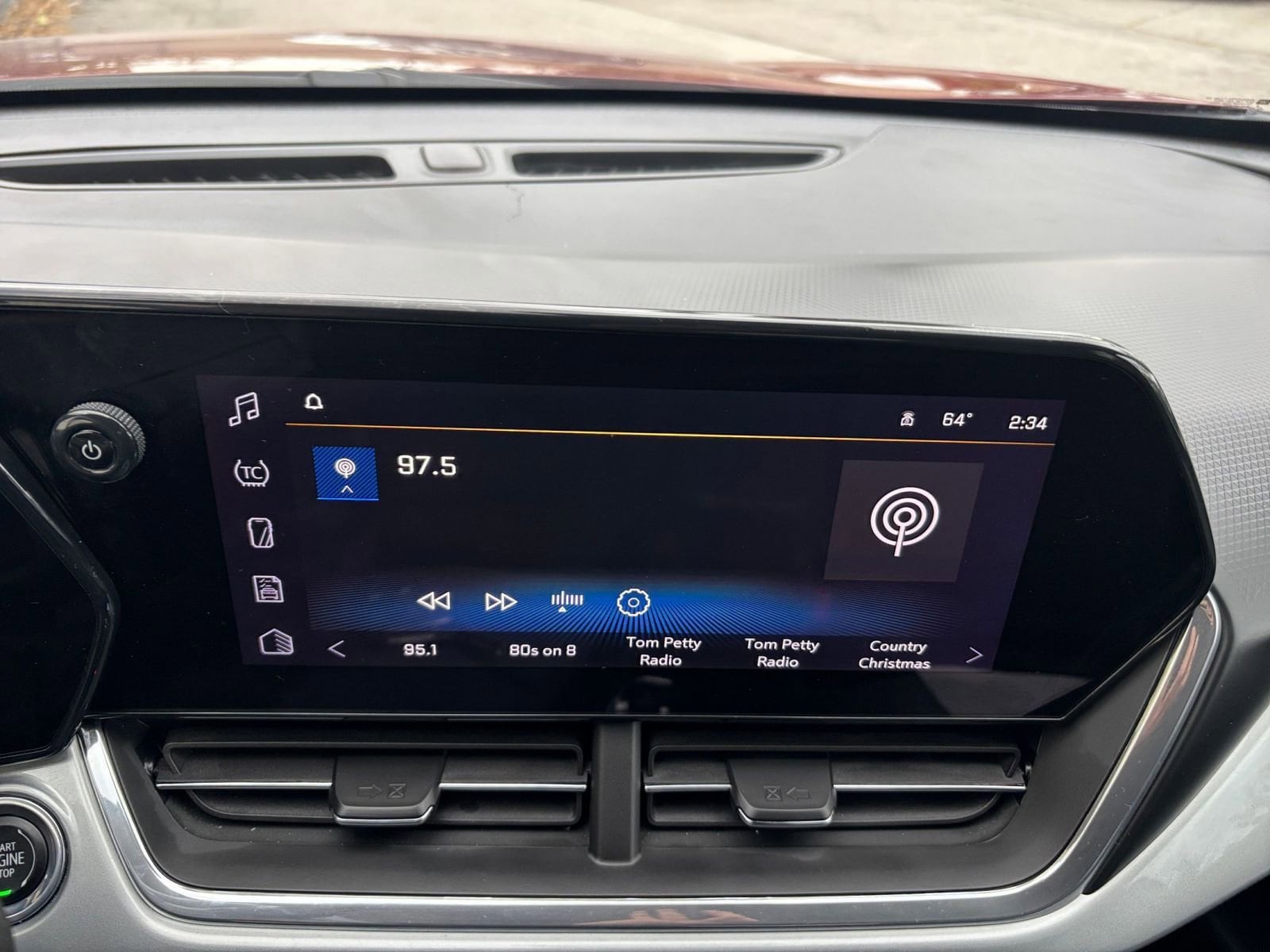 Thumbnail: 2025 Chevrolet Trax - 21