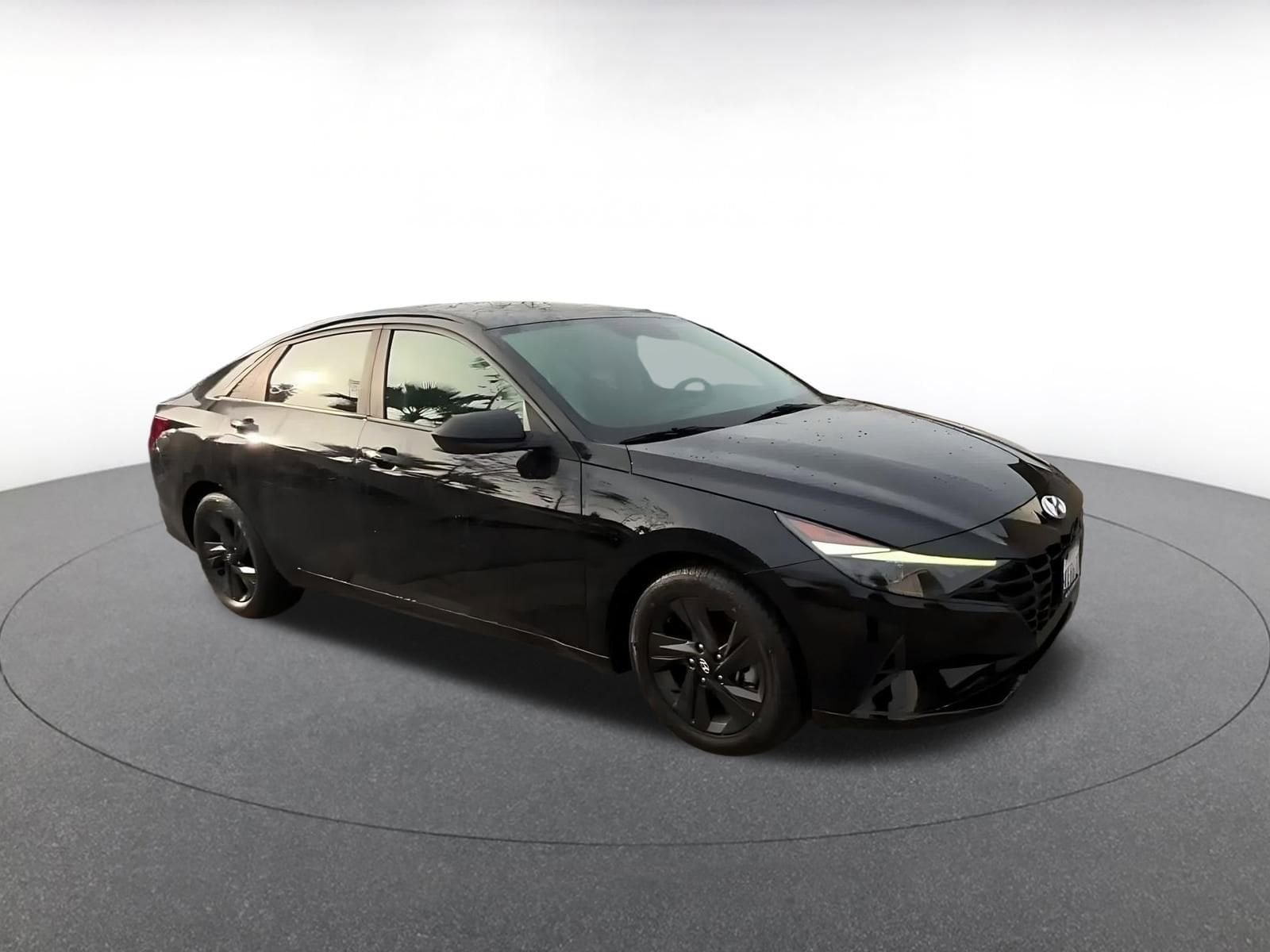 Thumbnail: 2021 Hyundai Elantra - 2