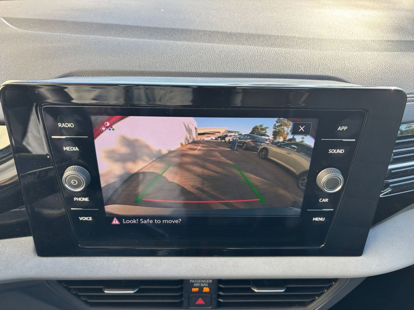 Thumbnail: 2025 Volkswagen Jetta - 17