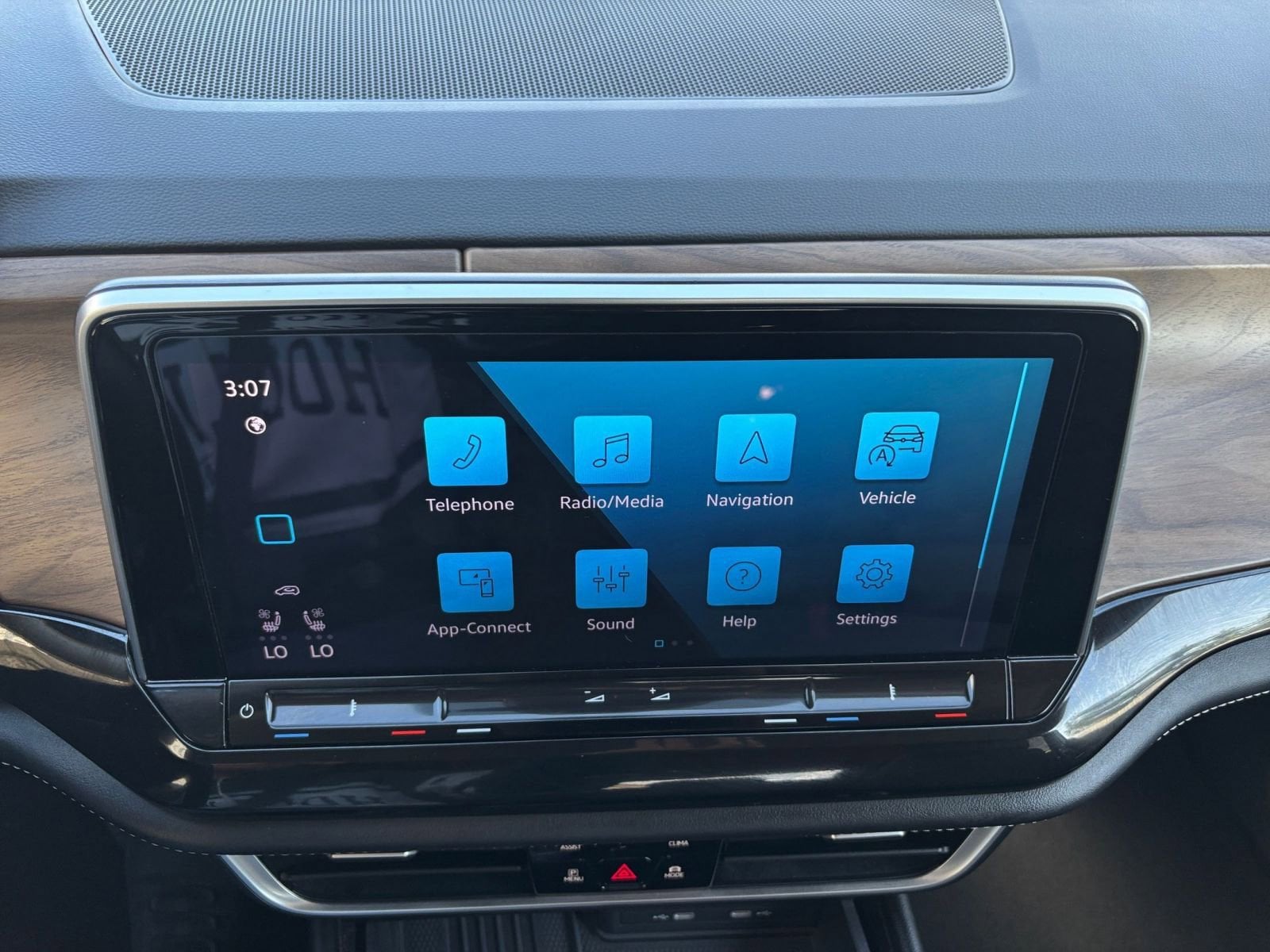 Thumbnail: 2025 Volkswagen Atlas - 22