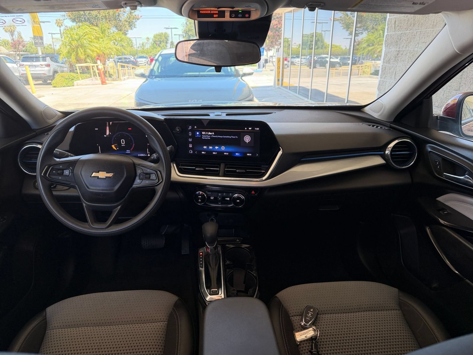 Thumbnail: 2025 Chevrolet Trax - 31