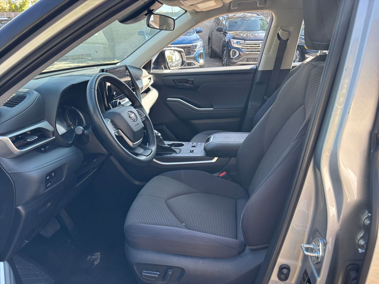 Thumbnail: 2025 Toyota Highlander - 28