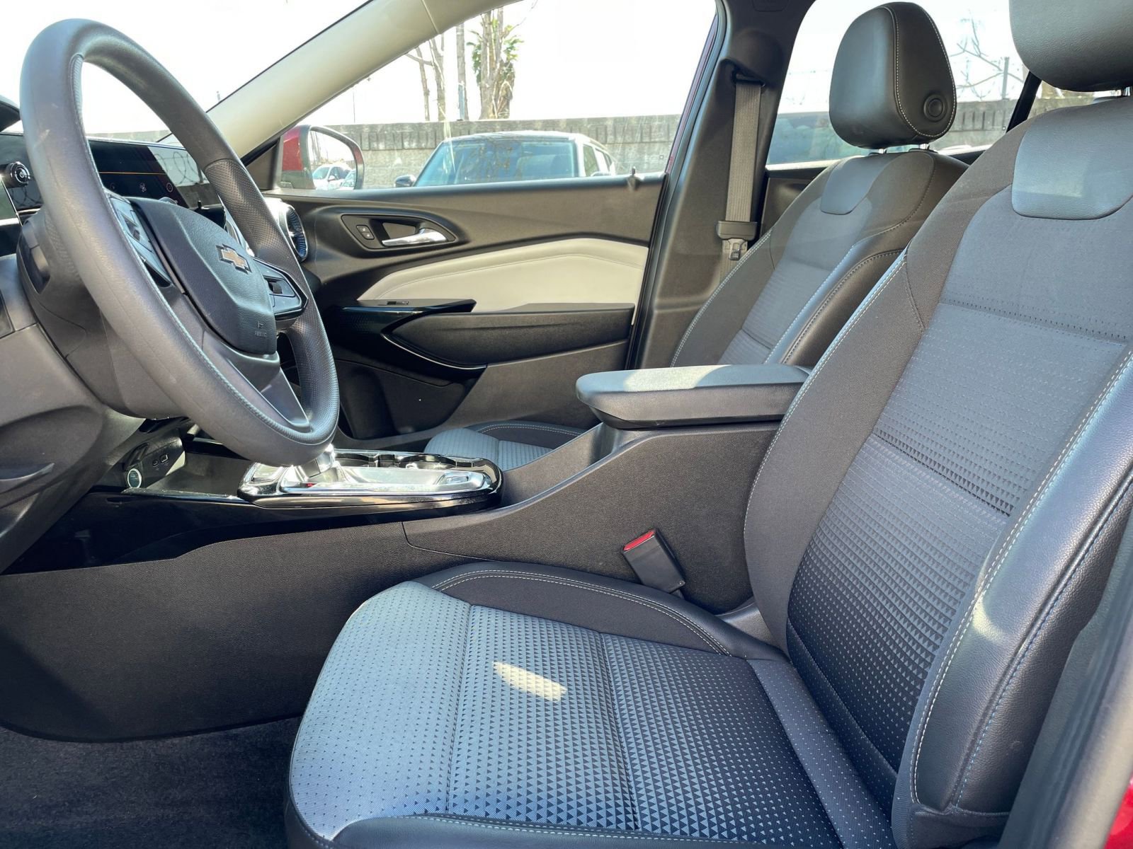 Thumbnail: 2025 Chevrolet Trax - 28