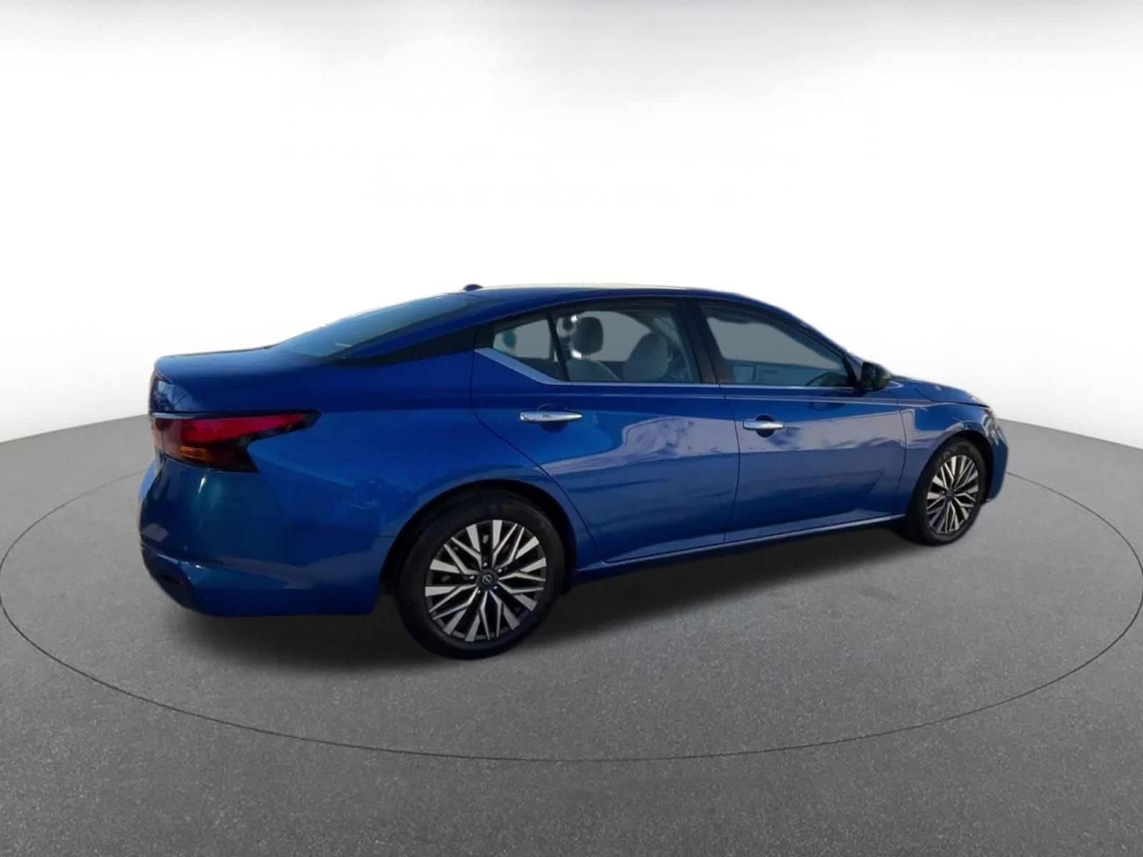 Thumbnail: 2025 Nissan Altima - 15