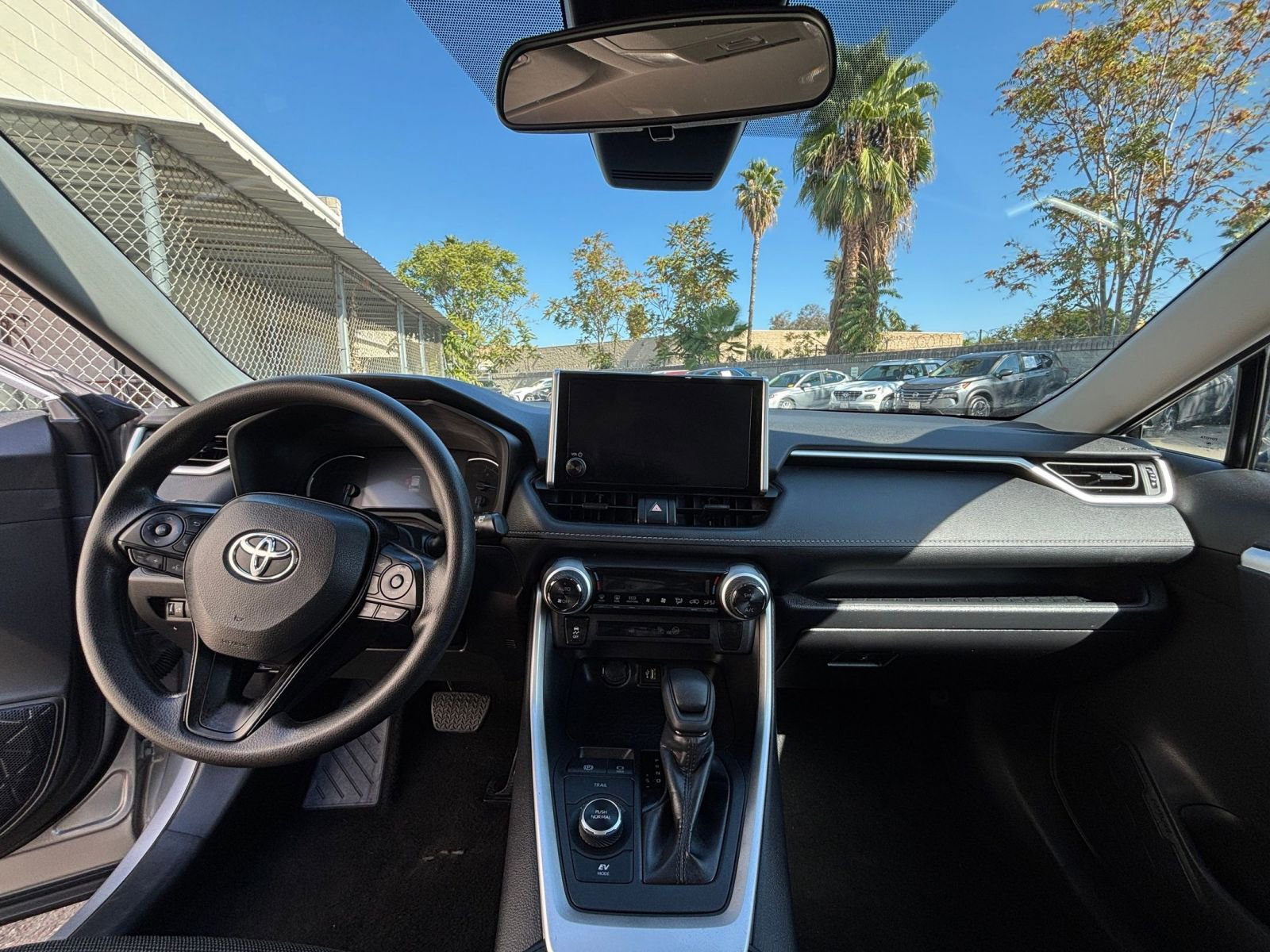 Thumbnail: 2025 Toyota RAV4 - 33