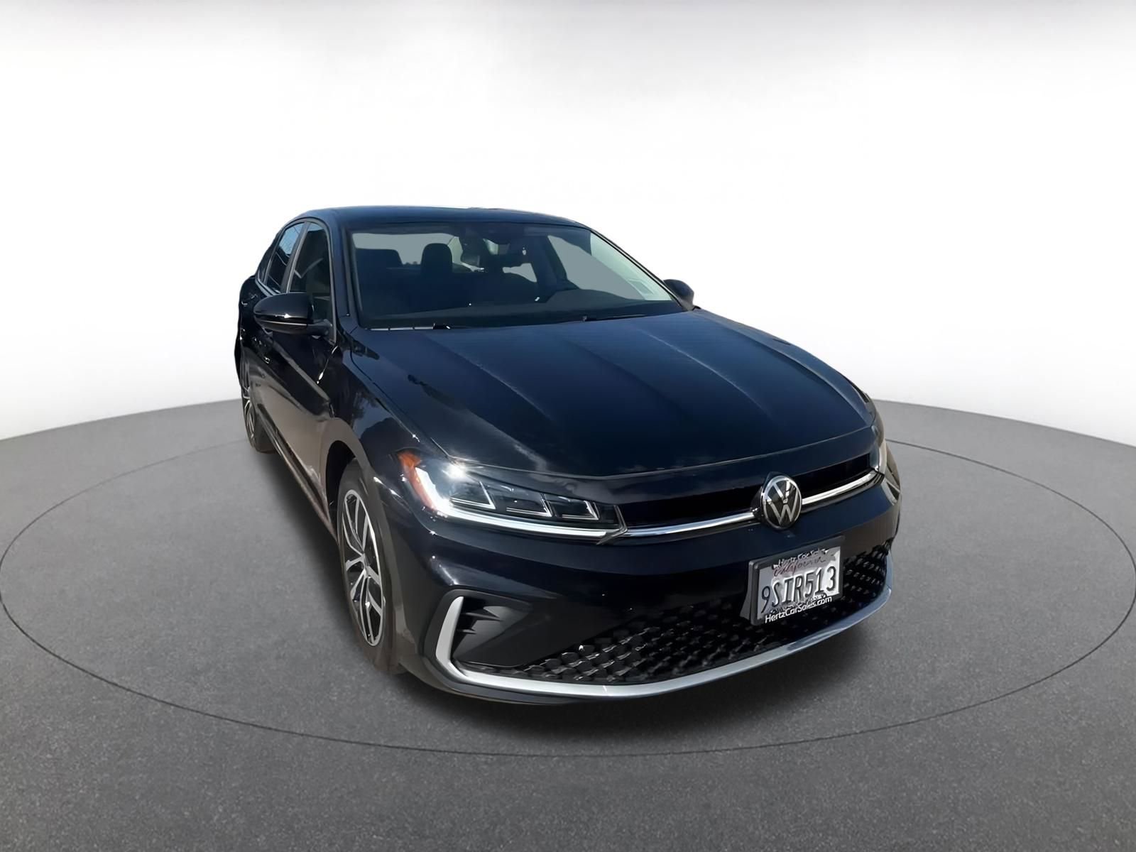 Thumbnail: 2025 Volkswagen Jetta - 3