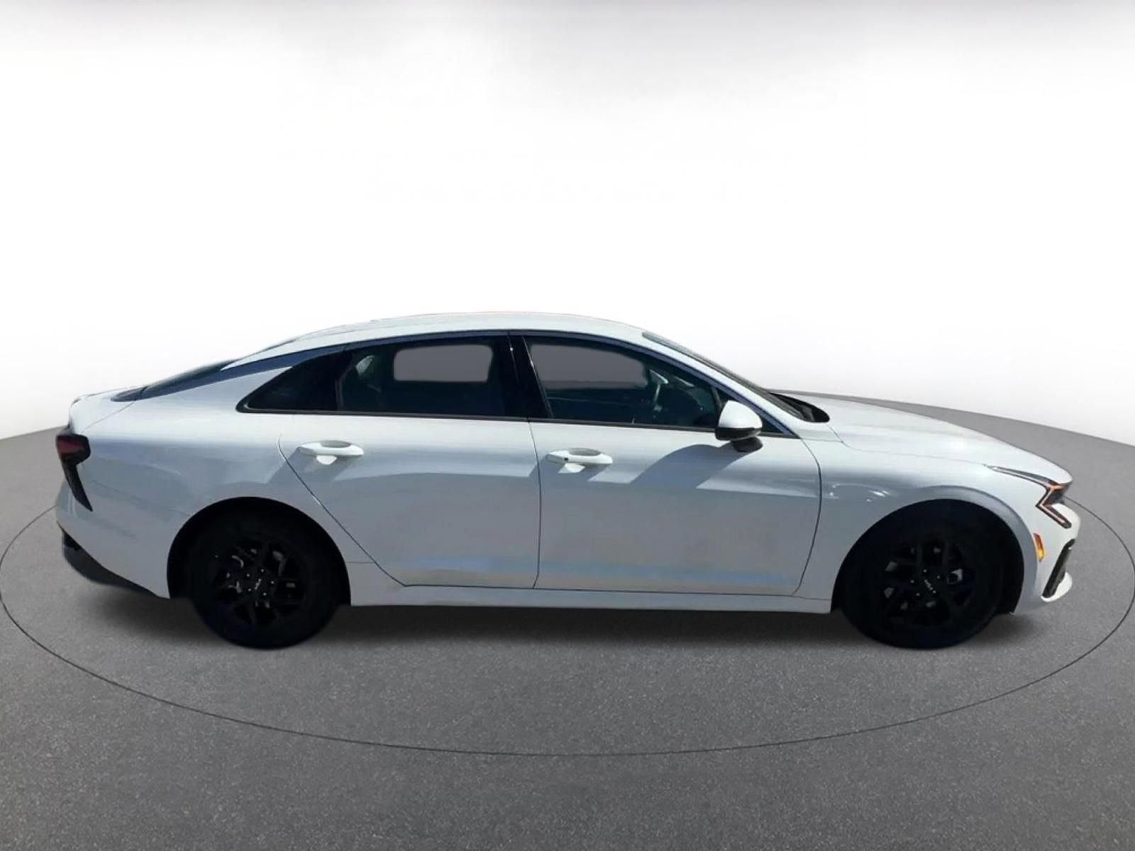 Thumbnail: 2025 Kia K5 - 16