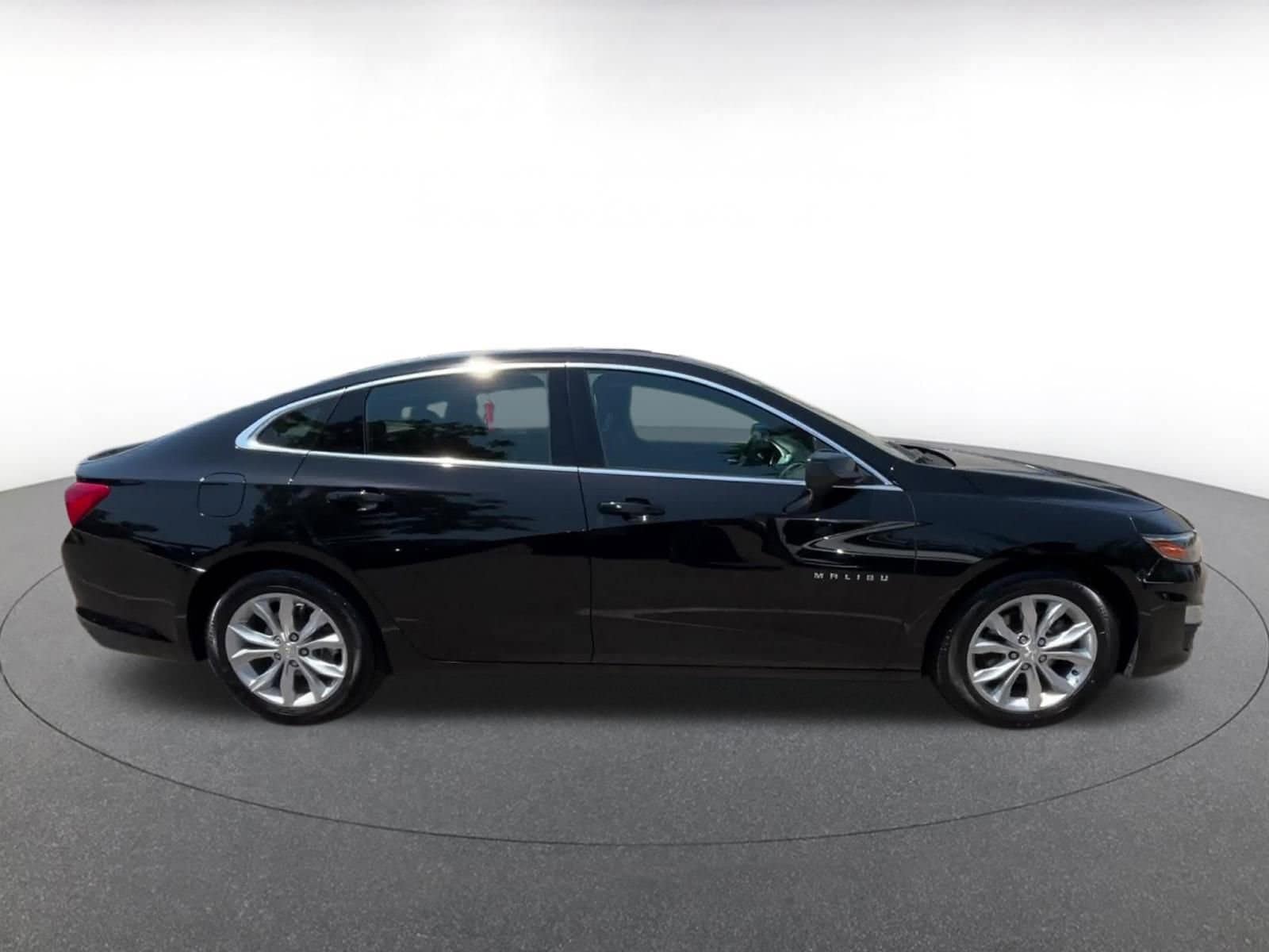 Thumbnail: 2023 Chevrolet Malibu - 16