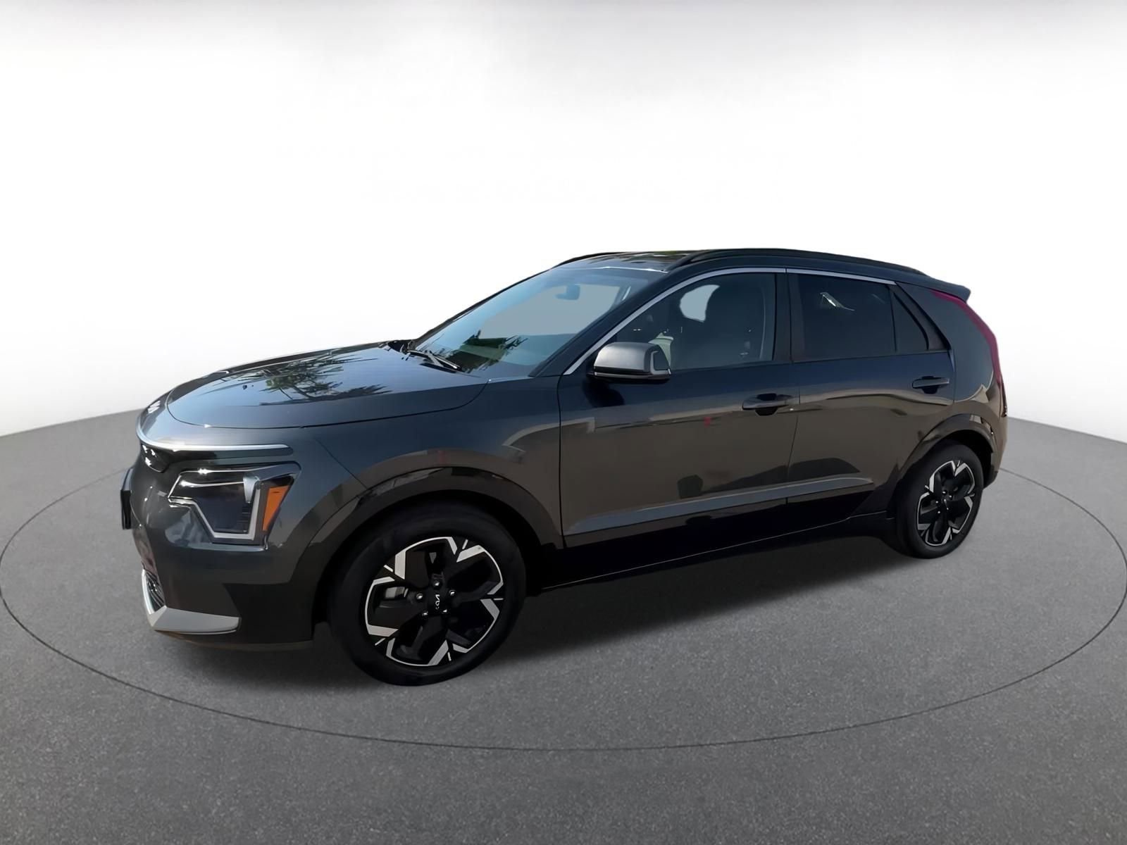 Thumbnail: 2023 Kia Niro - 7