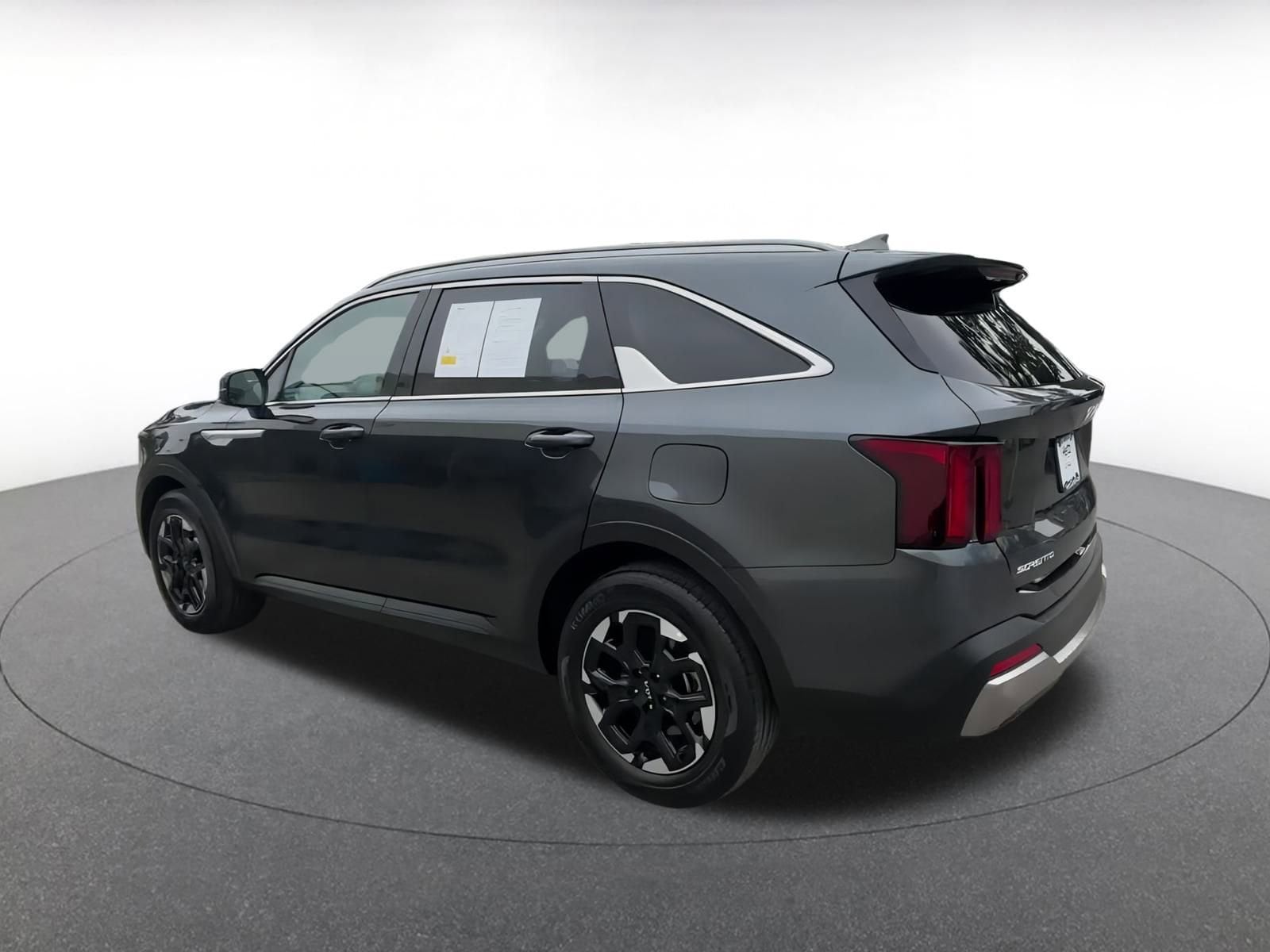 Thumbnail: 2024 Kia Sorento - 10