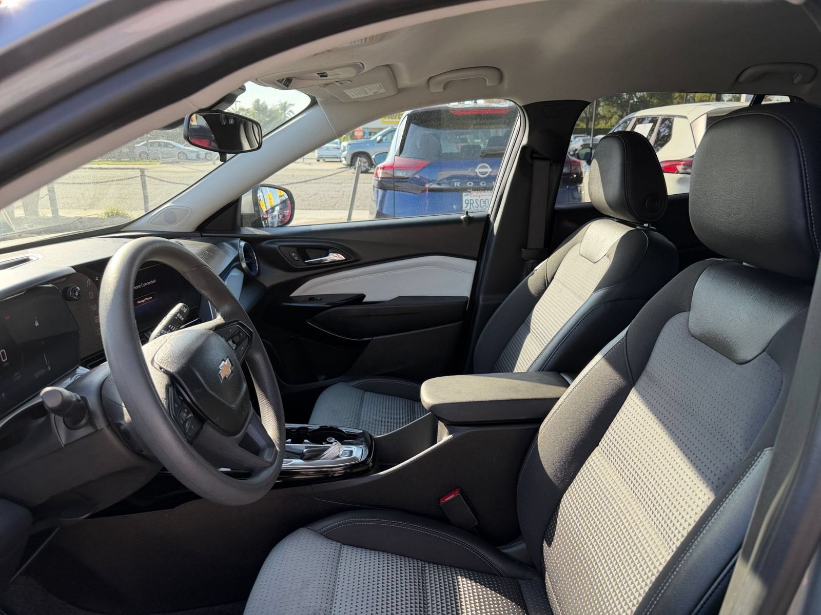 Thumbnail: 2025 Chevrolet Trax - 25