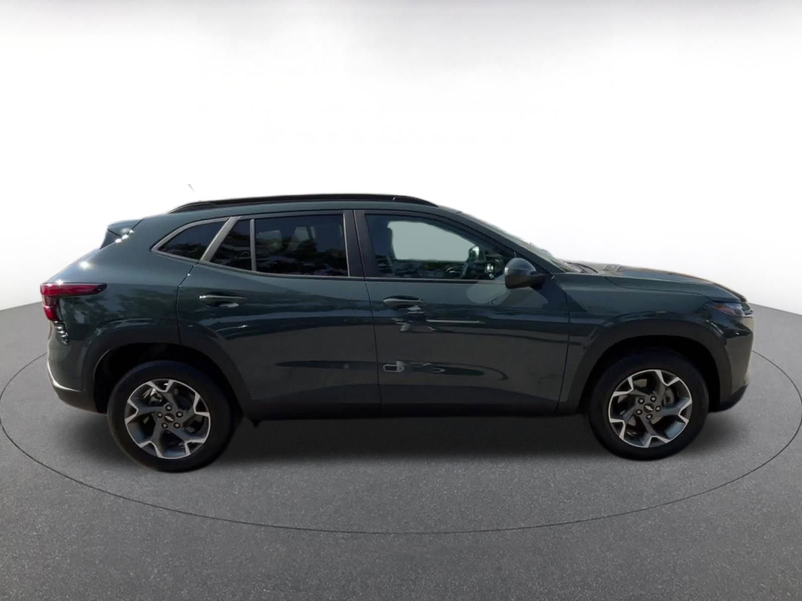 Thumbnail: 2025 Chevrolet Trax - 16