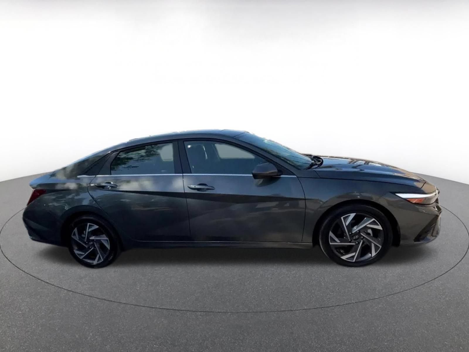 Thumbnail: 2025 Hyundai Elantra - 16