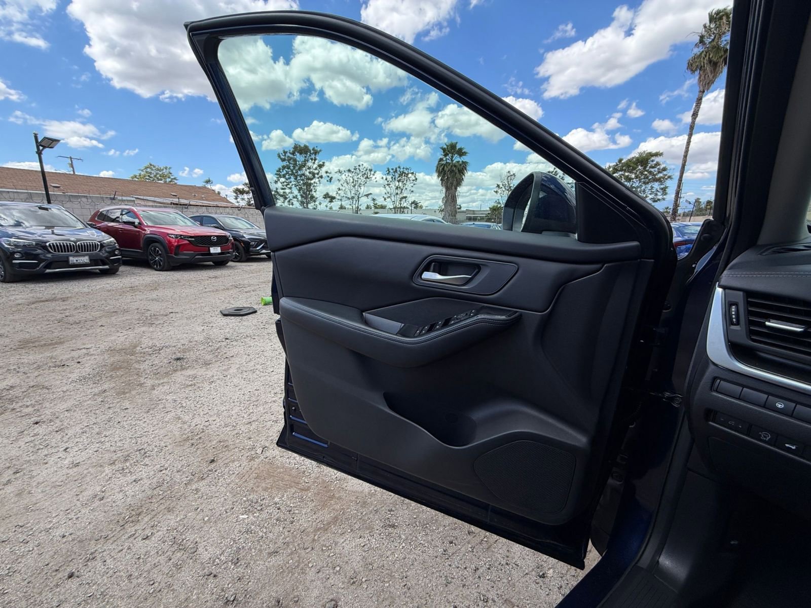 Thumbnail: 2025 Nissan Rogue - 18